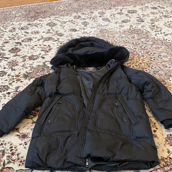 Vince Camuto Jackets & Blazers - VInce Camuto Plus Black Puffer Jacket with Faux Fur Hood host pick